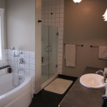 474 Cadder ave. master bathroom / Skyrim Construction